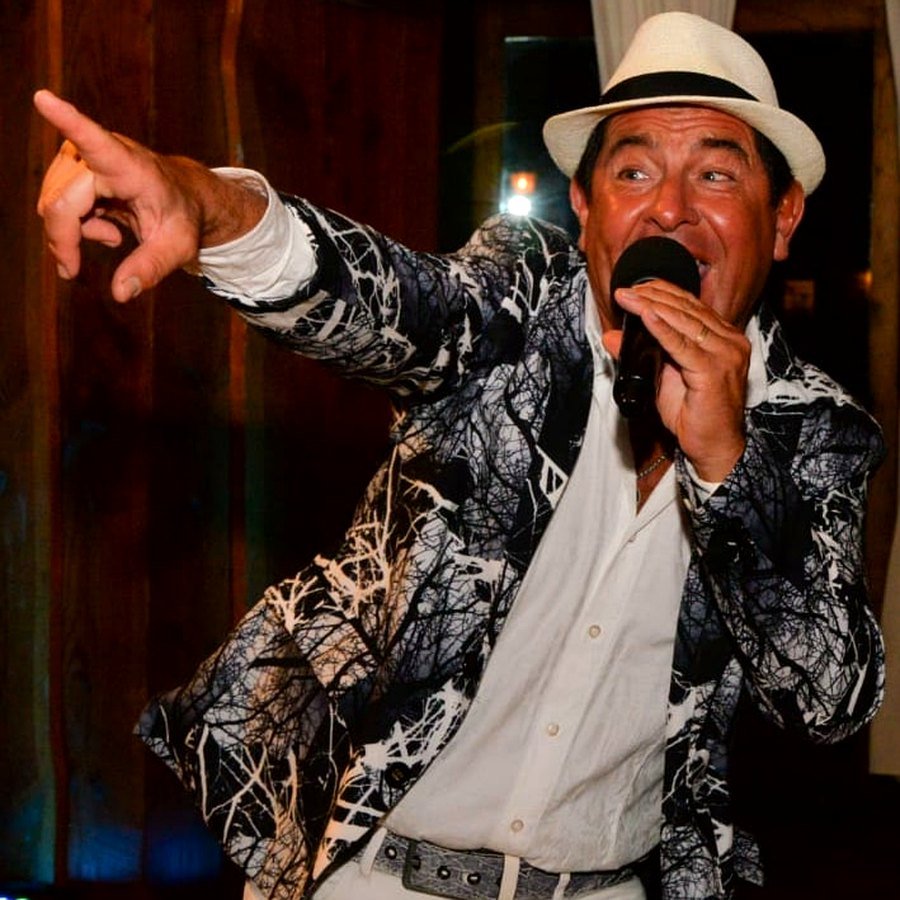 Rubén Delgado en una fiesta